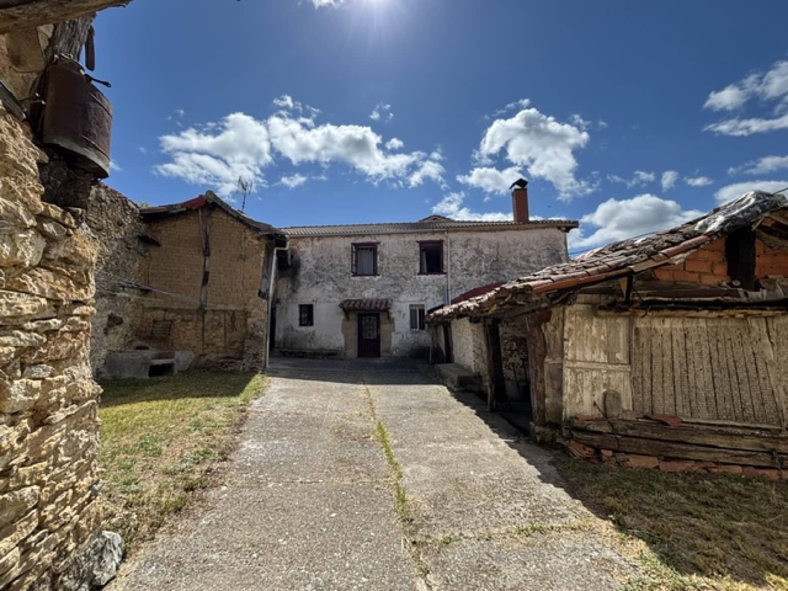 4 bedroom Villa for sale in Pomar de Valdivia - € 75,000 (Ref: 9915342)