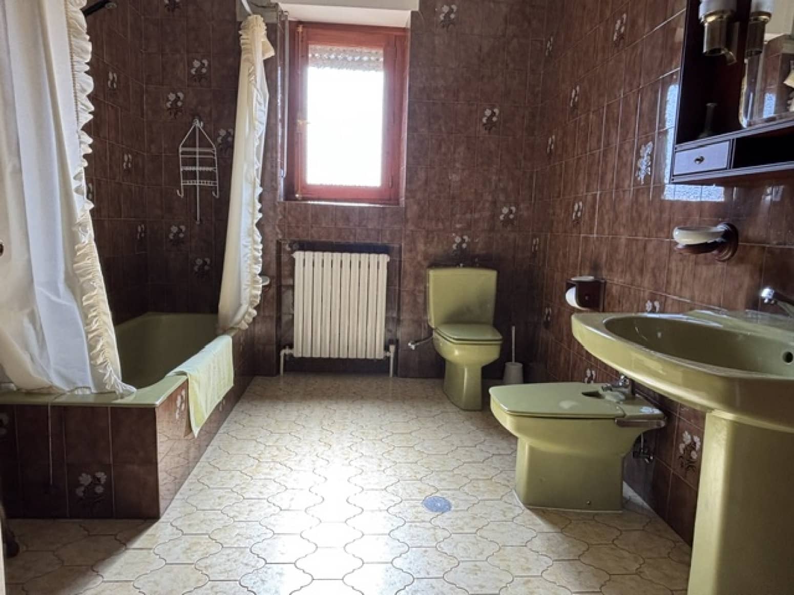 Chalet de 4 habitaciones en Villanueva de Arriba en venta con garaje - 165.000 € (Ref: 9928907)