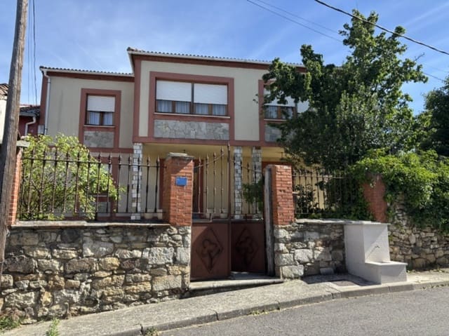 Chalet de 4 habitaciones en Villanueva de Arriba, Santibáñez de la Peña en venta con garaje - 165.000 € (Ref: 9928907)