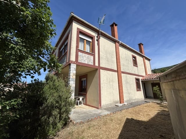 Chalet de 4 habitaciones en Villanueva de Arriba, Santibáñez de la Peña en venta con garaje - 165.000 € (Ref: 9928907)