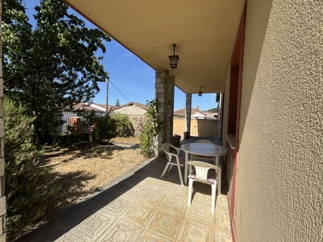 Chalet de 4 habitaciones en Villanueva de Arriba, Santibáñez de la Peña en venta con garaje - 165.000 € (Ref: 9928907)