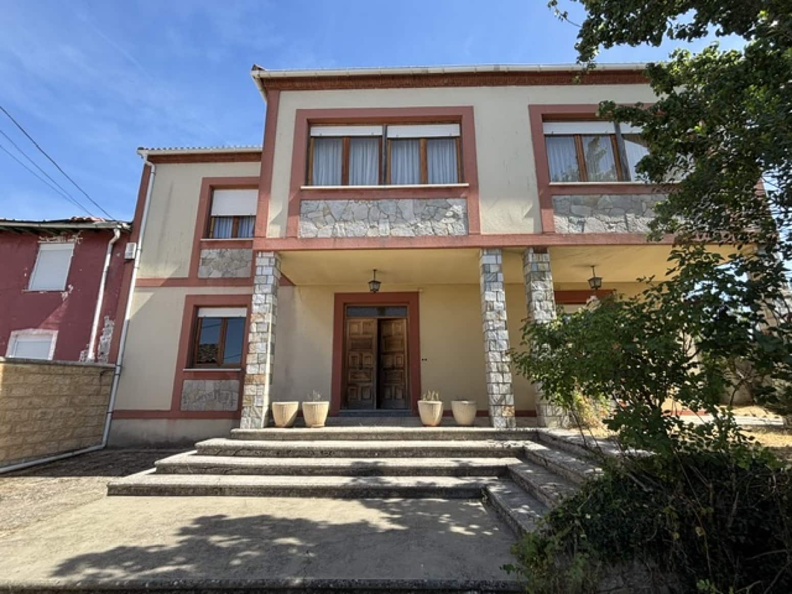 Chalet de 4 habitaciones en Villanueva de Arriba en venta con garaje - 165.000 € (Ref: 9928907)
