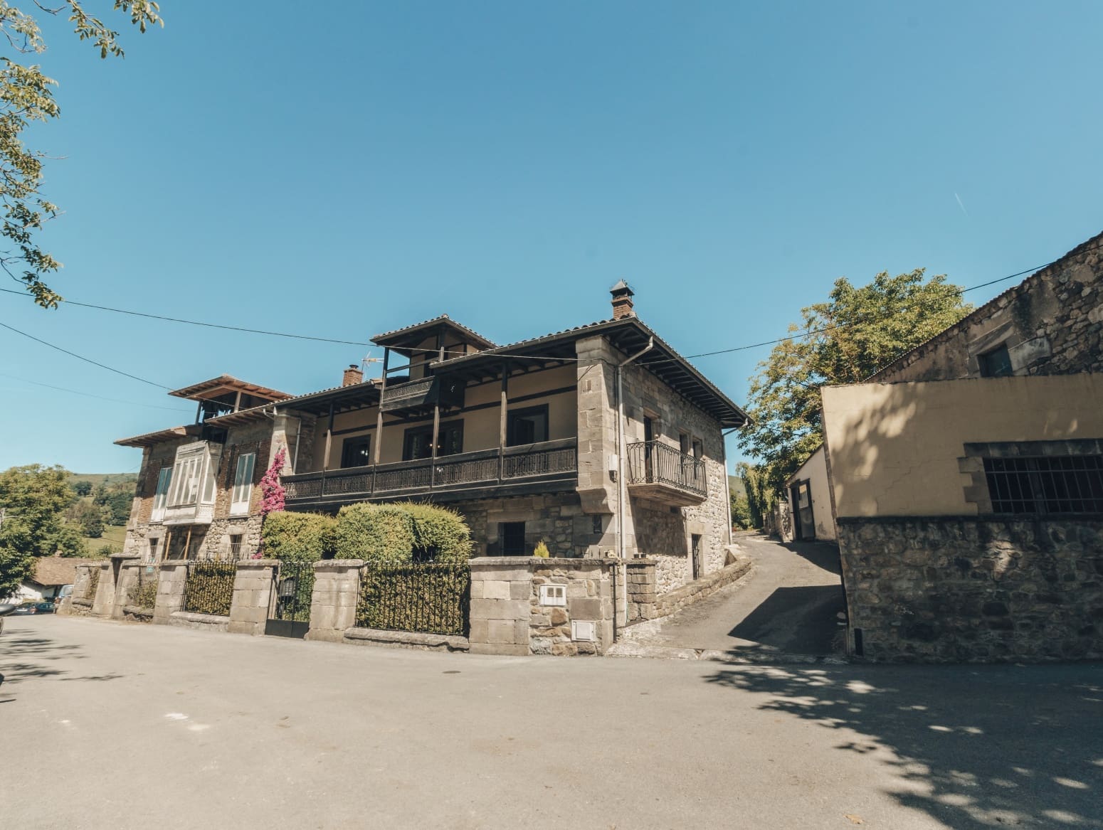 4 soveværelse Villa til salg i Anievas med garage - € 535.000 (Ref: 9943925)