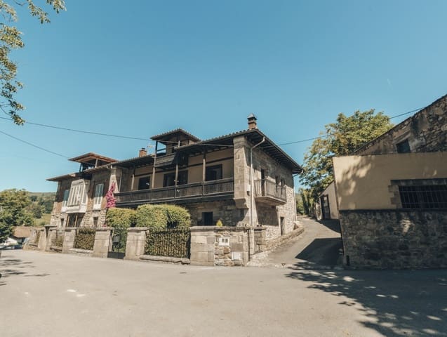 4 soveværelse Villa til salg i Anievas med garage - € 535.000 (Ref: 9943925)