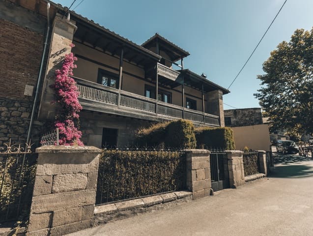 4 soveværelse Villa til salg i Anievas med garage - € 535.000 (Ref: 9943925)