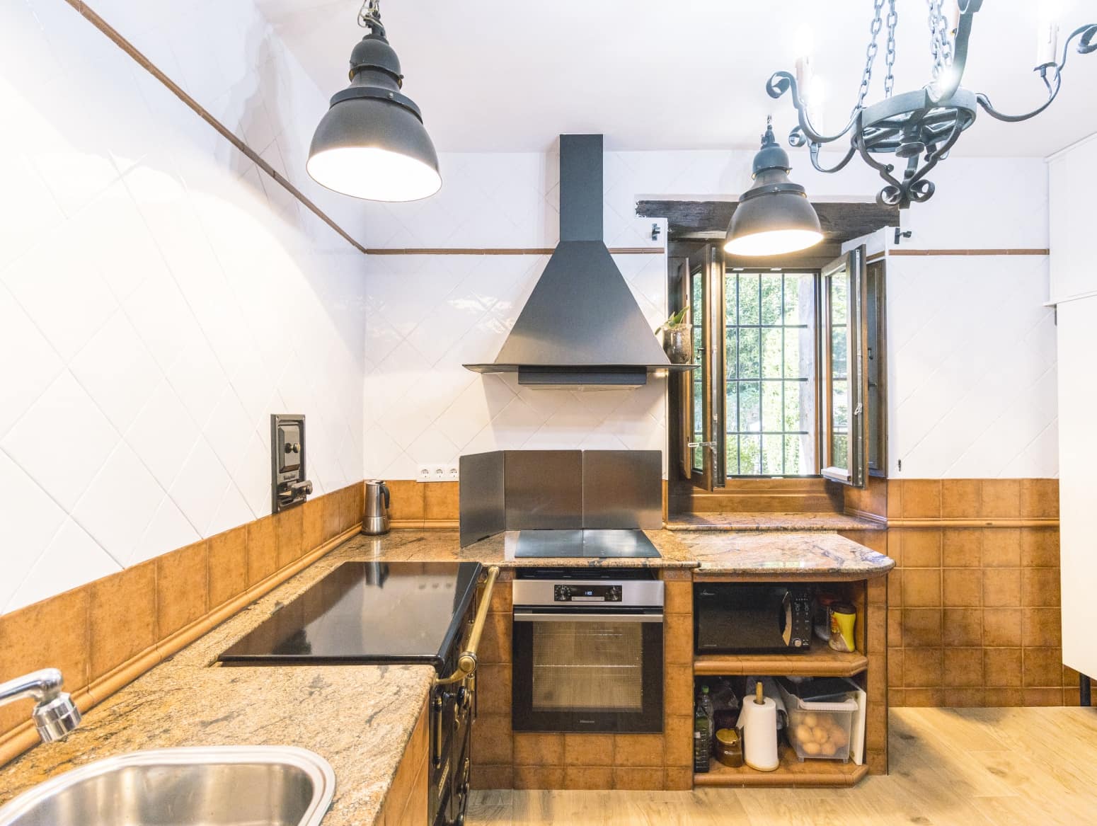 4 soveværelse Villa til salg i Anievas med garage - € 535.000 (Ref: 9943925)