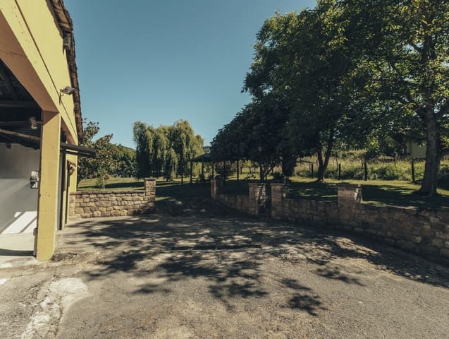 4 soveværelse Villa til salg i Anievas med garage - € 535.000 (Ref: 9943925)