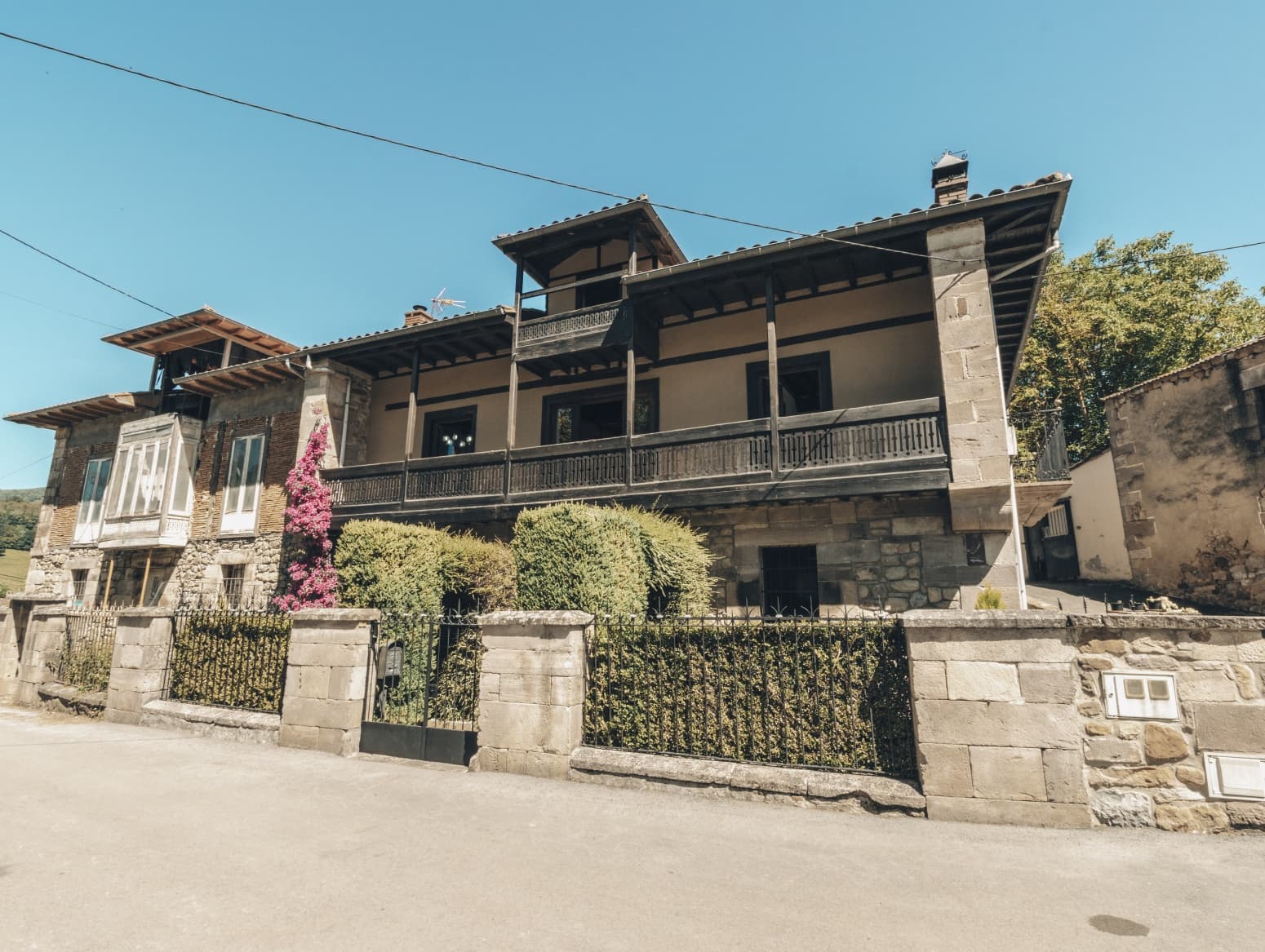 4 soveværelse Villa til salg i Anievas med garage - € 535.000 (Ref: 9943925)