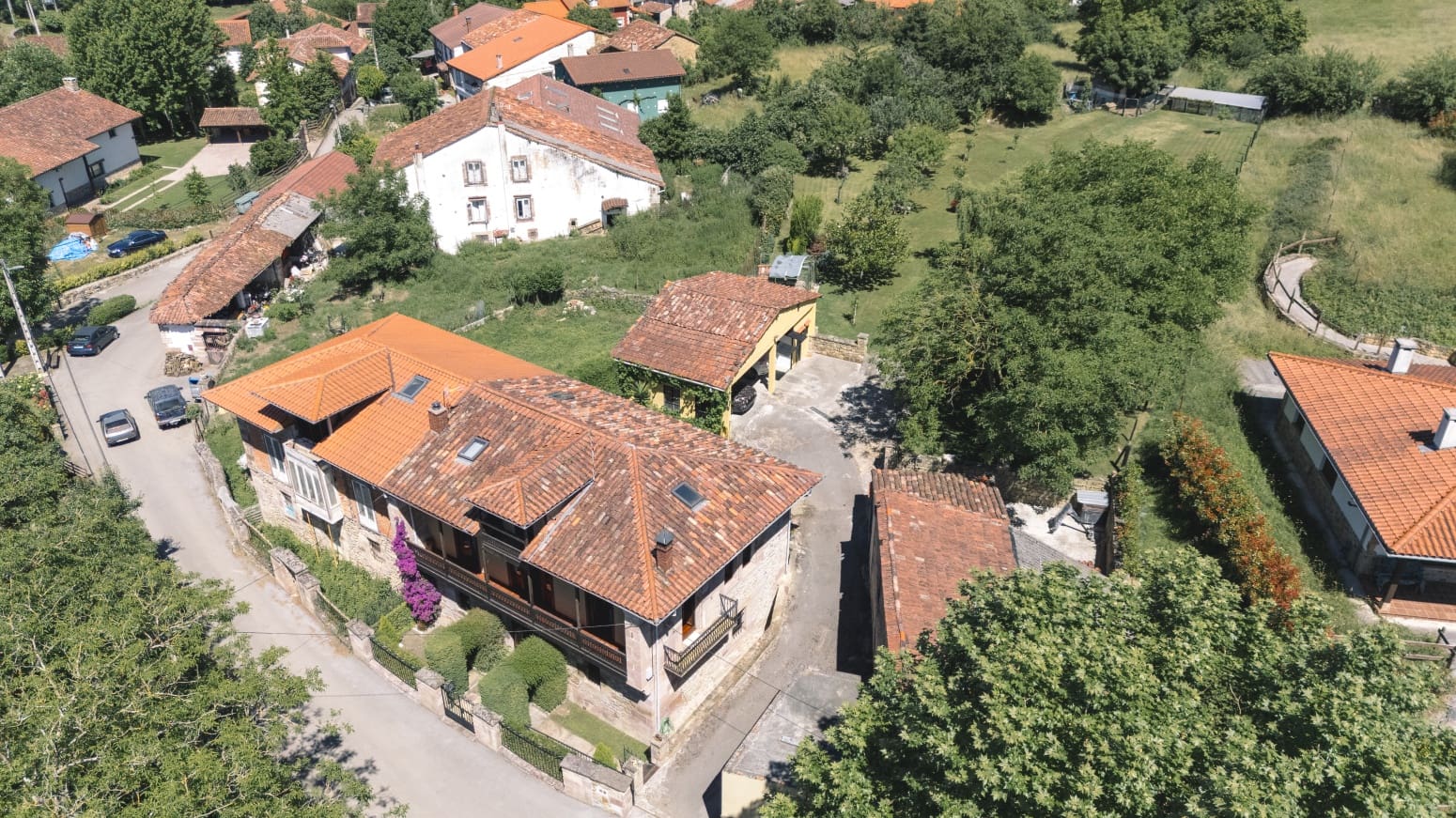4 soveværelse Villa til salg i Anievas med garage - € 535.000 (Ref: 9943925)