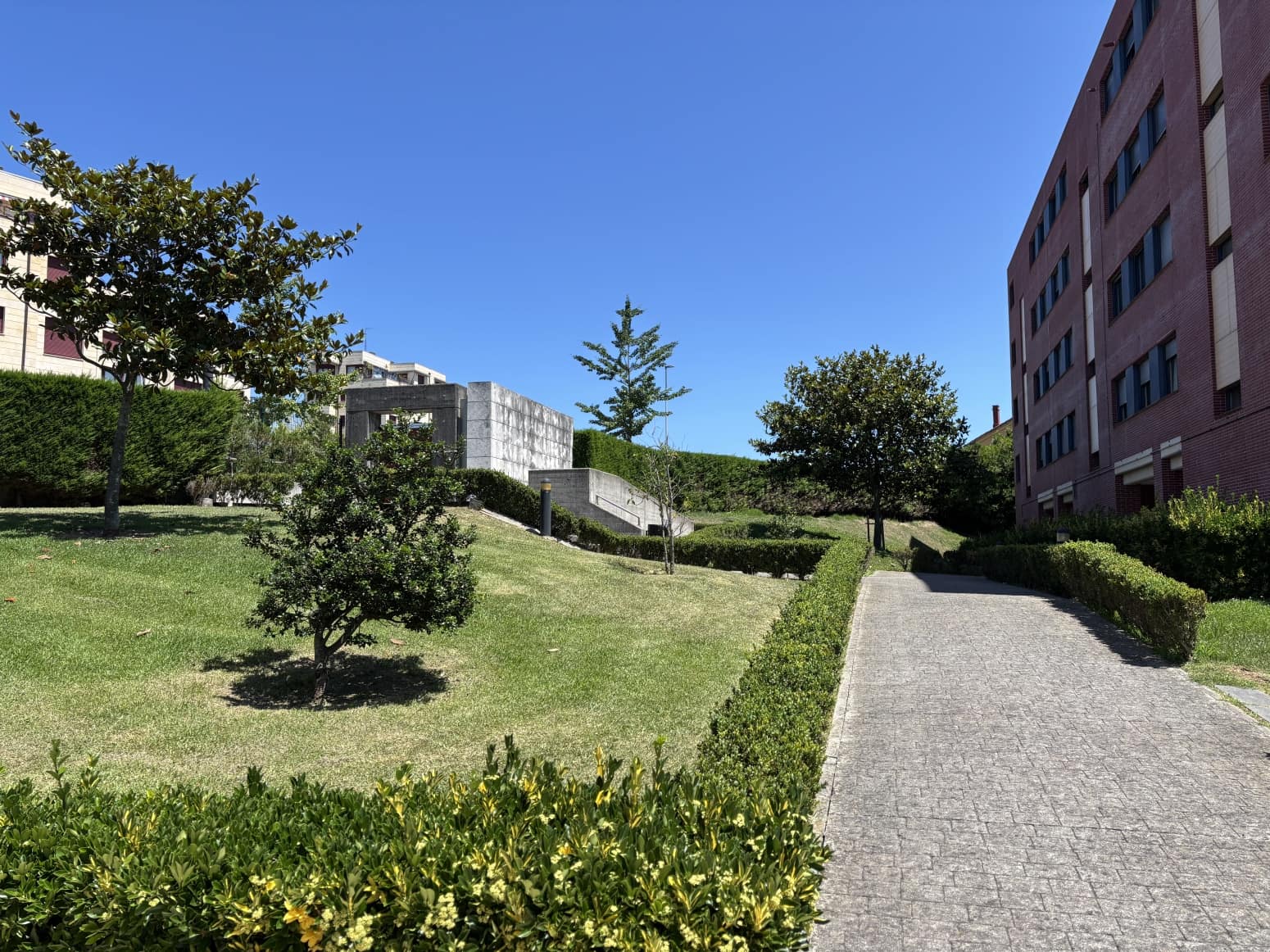 2 bedroom Flat for sale in Santander with pool garage - € 410,000 (Ref: 9966274)