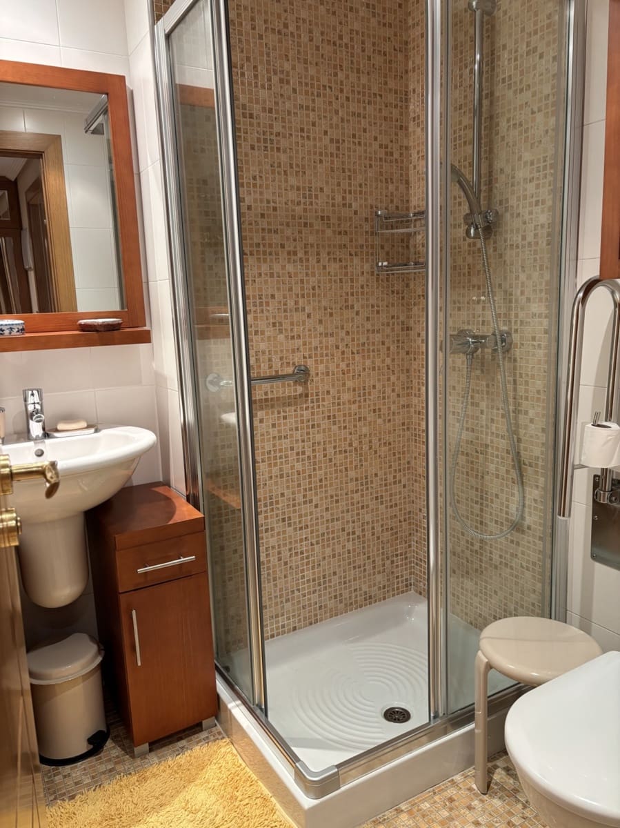 2 bedroom Flat for sale in Santander with pool garage - € 410,000 (Ref: 9966274)