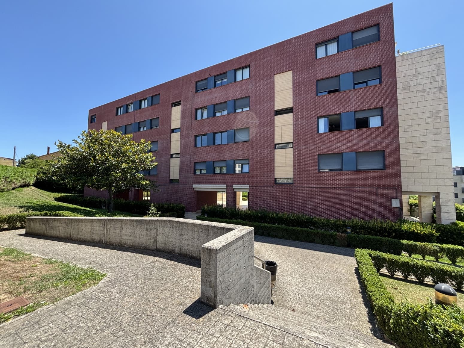 2 bedroom Flat for sale in Santander with pool garage - € 410,000 (Ref: 9966274)