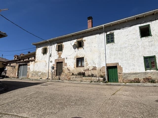 4 slaapkamer Villa te koop in Barruelo de Santullán - € 105.000 (Ref: 9966278)