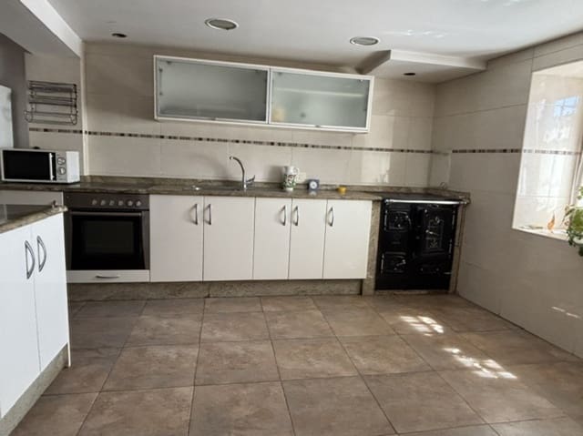 4 slaapkamer Villa te koop in Barruelo de Santullán - € 105.000 (Ref: 9966278)
