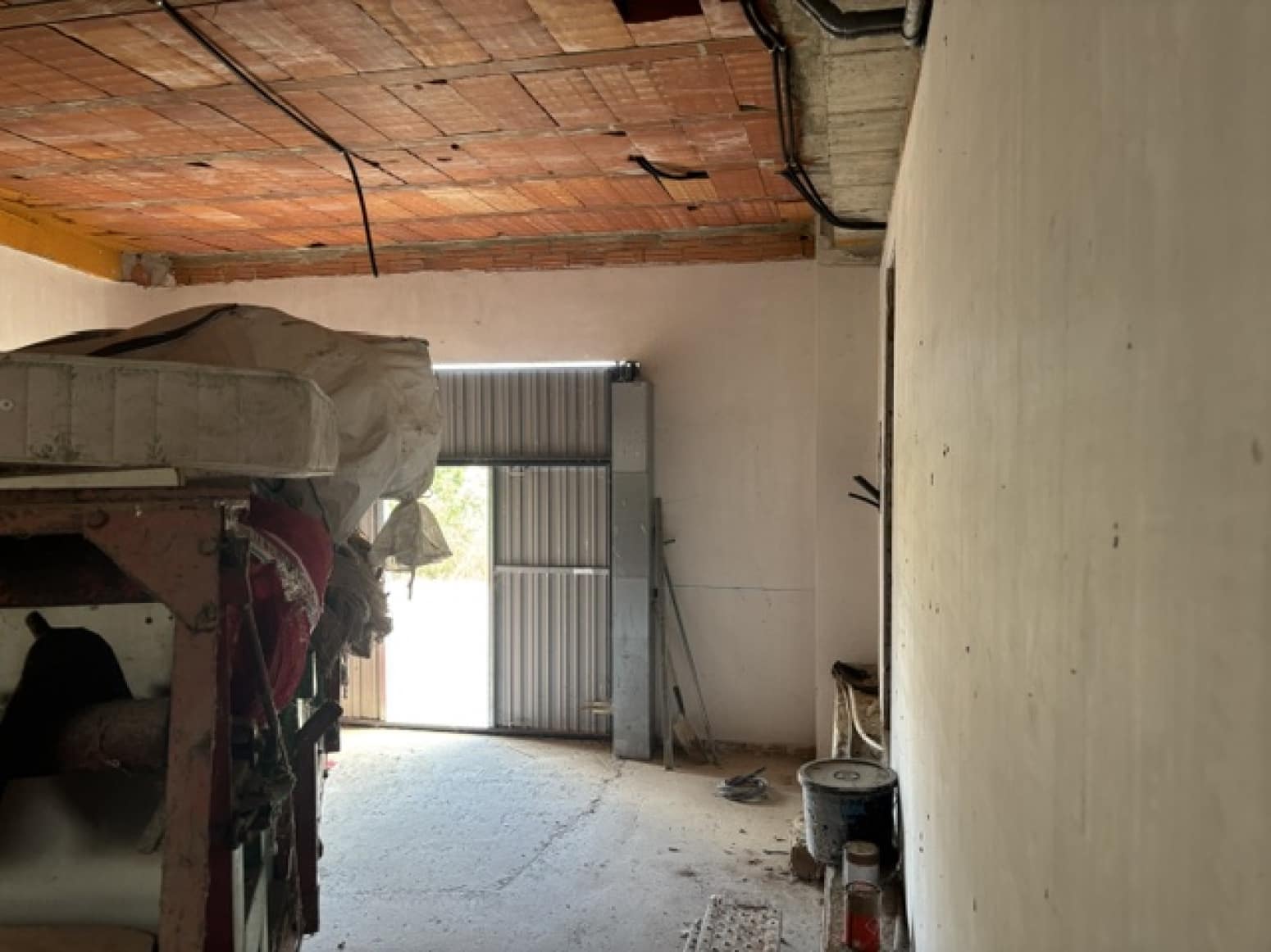 Chalet de 4 habitaciones en Valle de Valdelucio en venta con garaje - 110.000 € (Ref: 9978431)