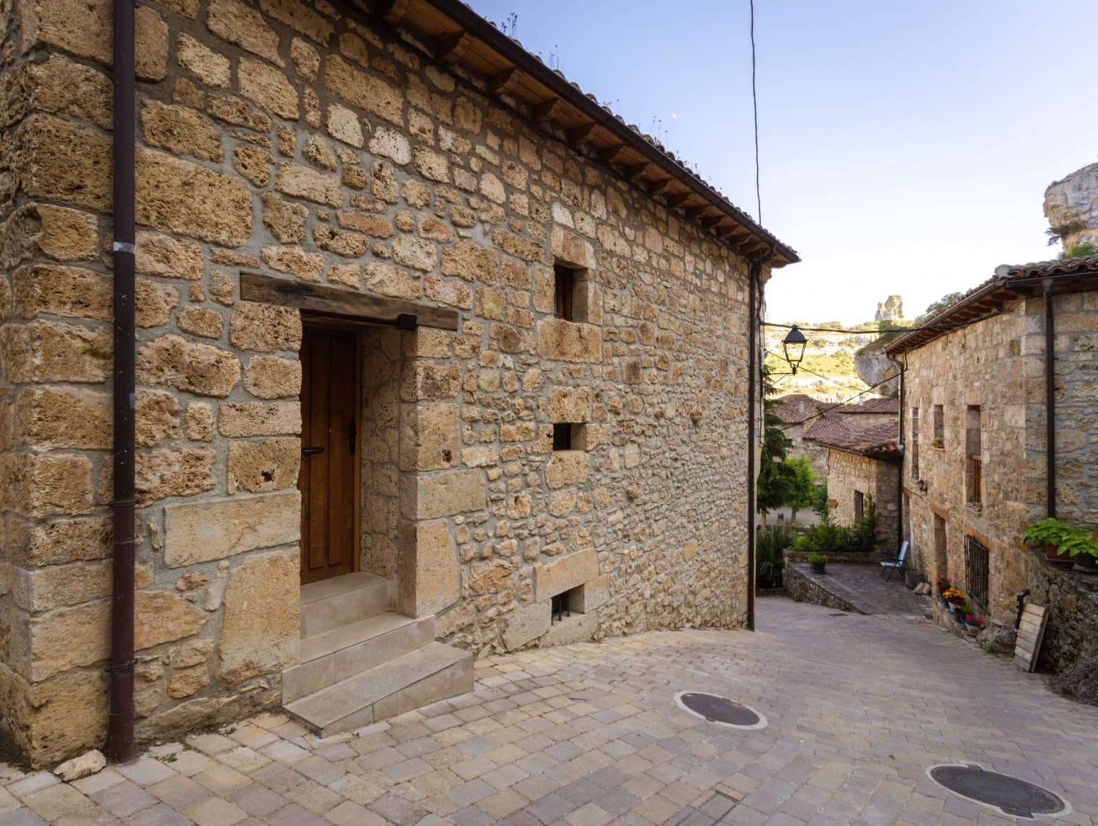Negocio de 2 habitaciones en Valle de Sedano en venta - 600.000 € (Ref: 9979534)