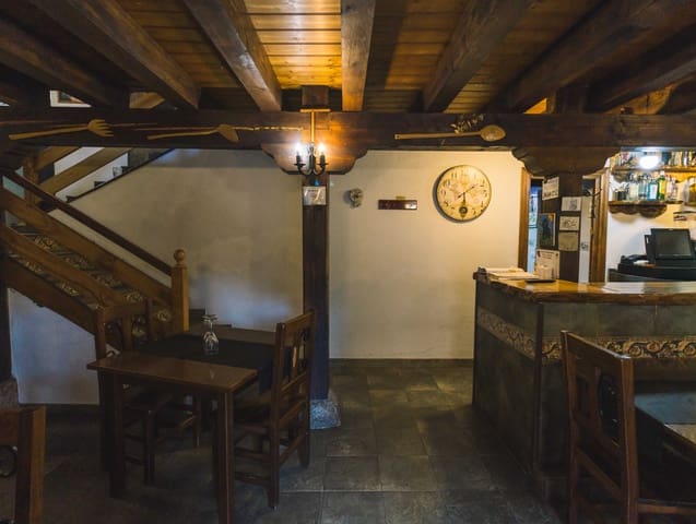 2 soverom Bedrift til salgs i Valle de Sedano - € 600 000 (Ref: 9979534)