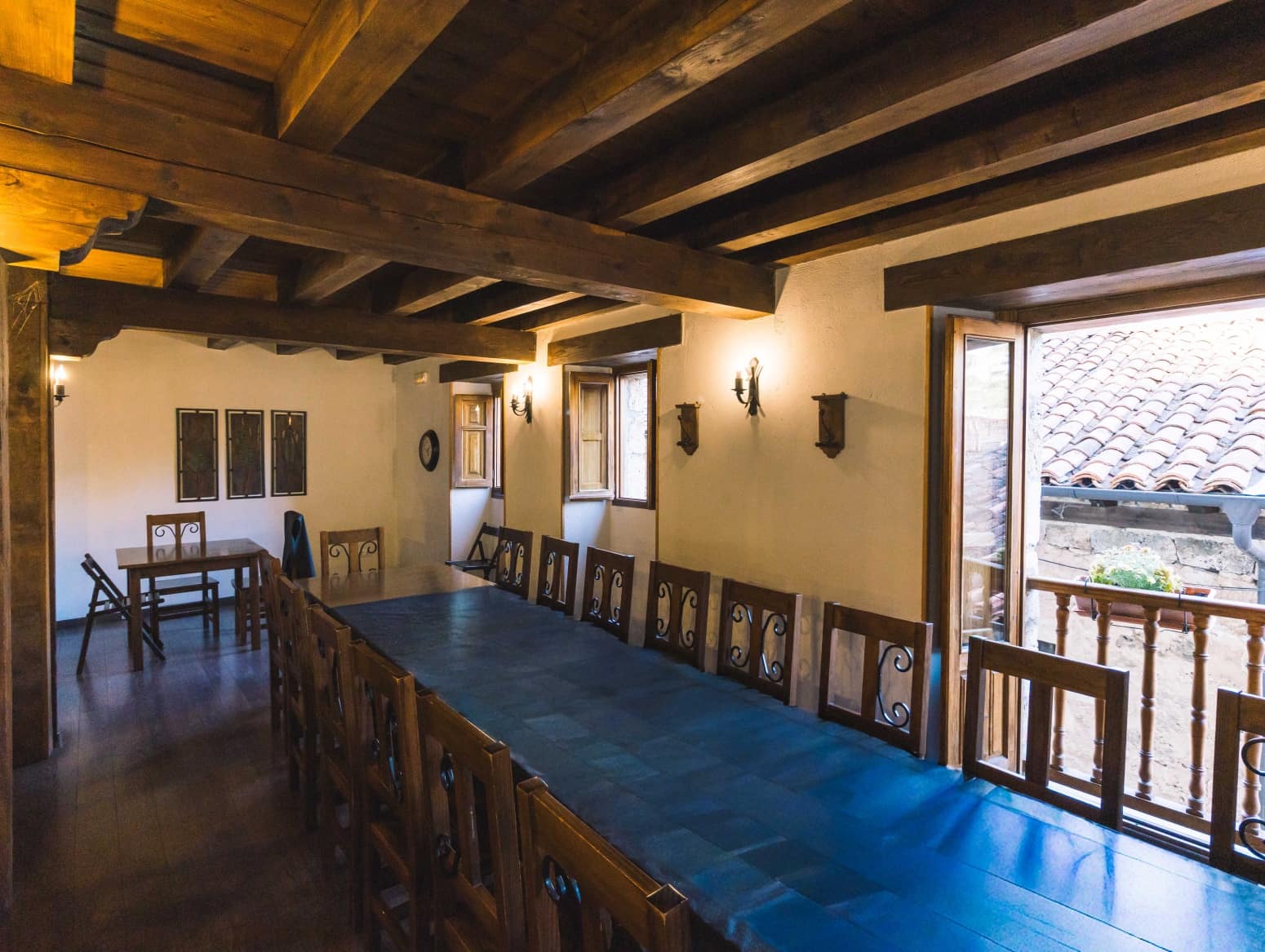 Negocio de 2 habitaciones en Valle de Sedano en venta - 600.000 € (Ref: 9979534)