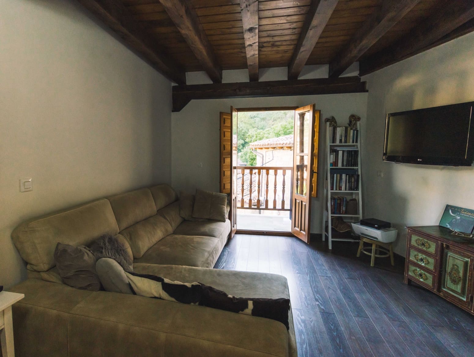 Negocio de 2 habitaciones en Valle de Sedano en venta - 600.000 € (Ref: 9979534)