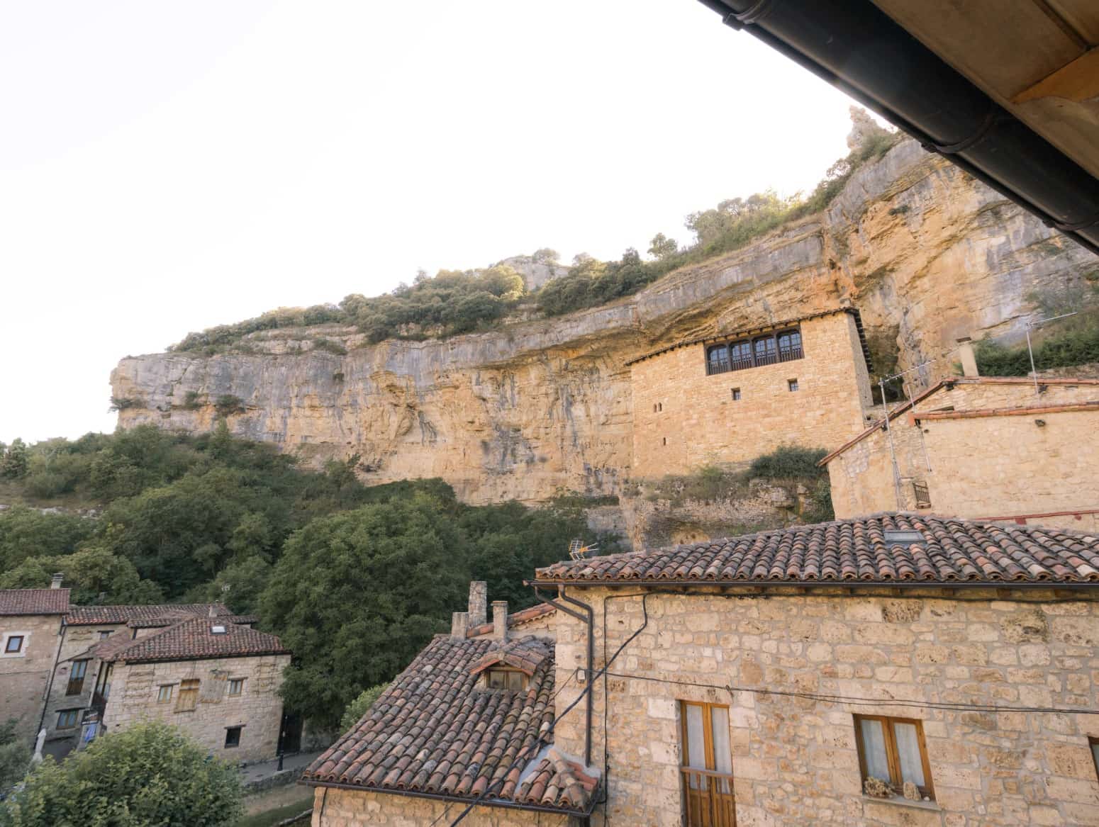 Negocio de 2 habitaciones en Valle de Sedano en venta - 600.000 € (Ref: 9979534)