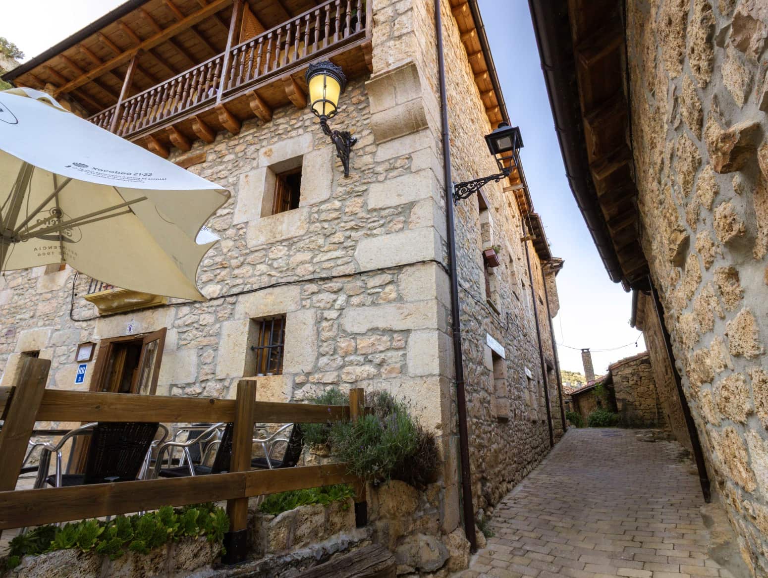 Negocio de 2 habitaciones en Valle de Sedano en venta - 600.000 € (Ref: 9979534)