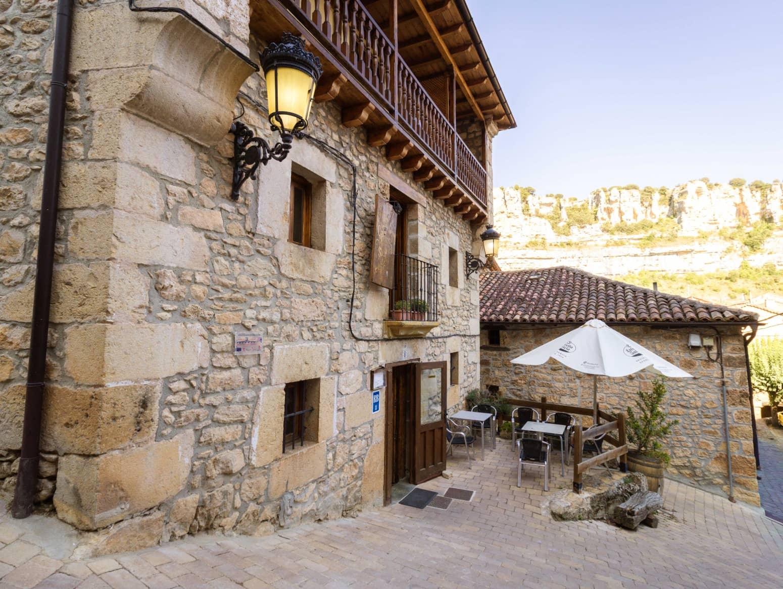 Negocio de 2 habitaciones en Valle de Sedano en venta - 600.000 € (Ref: 9979534)