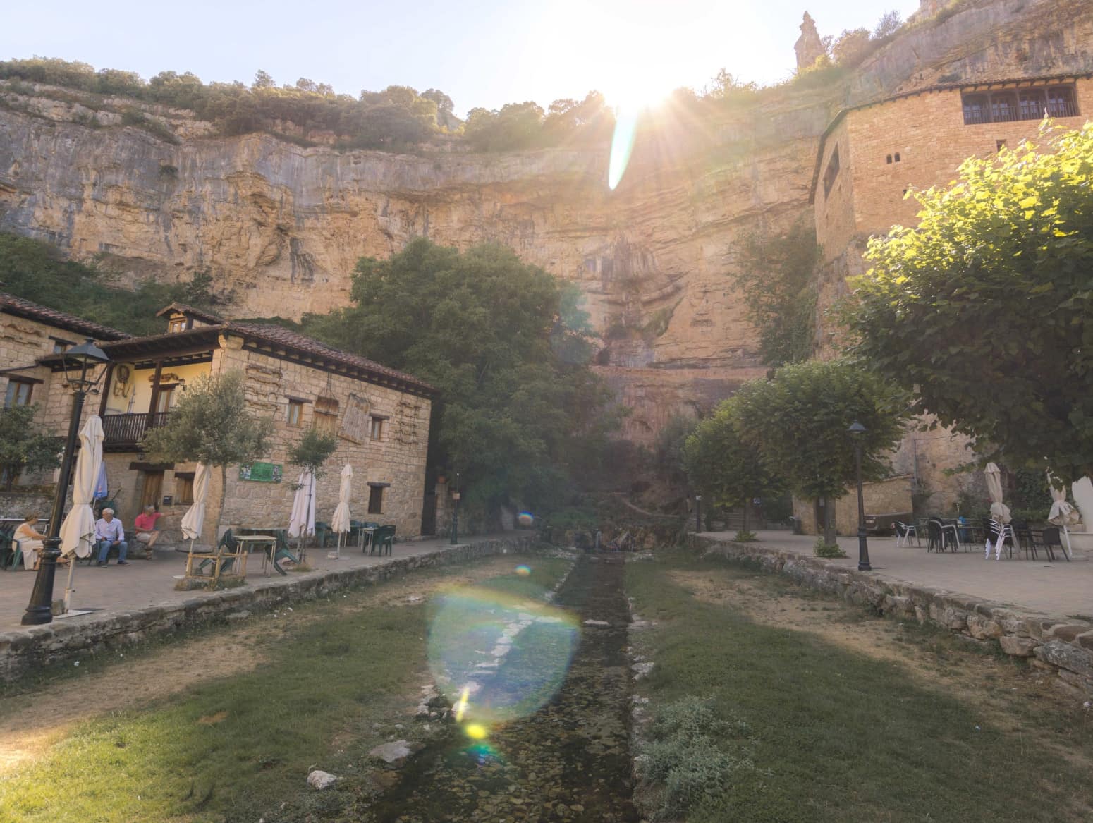 Negocio de 2 habitaciones en Valle de Sedano en venta - 600.000 € (Ref: 9979534)