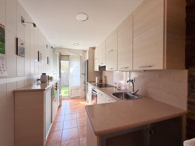 3 sypialnia Willa na sprzedaż w Valles, Reocín z garażem - 325 000 € (Ref: 9996705)