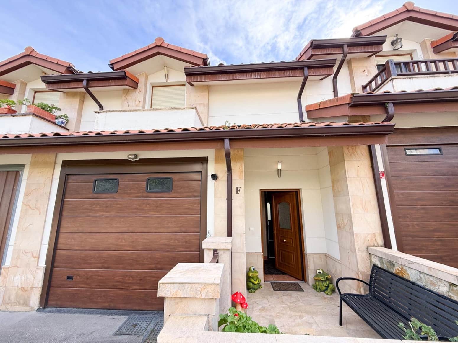 3 sypialnia Willa na sprzedaż w Valles z garażem - 325 000 € (Ref: 9996705)