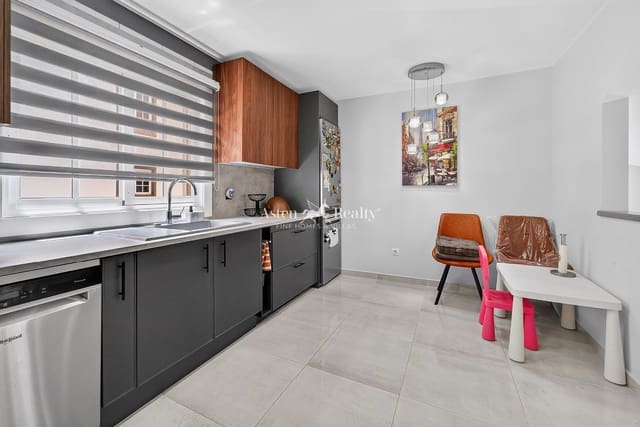 3 Zimmer Haus zu verkaufen in Casco Urbano, Adeje mit Pool Garage - 550.000 € (Ref: 10000957)