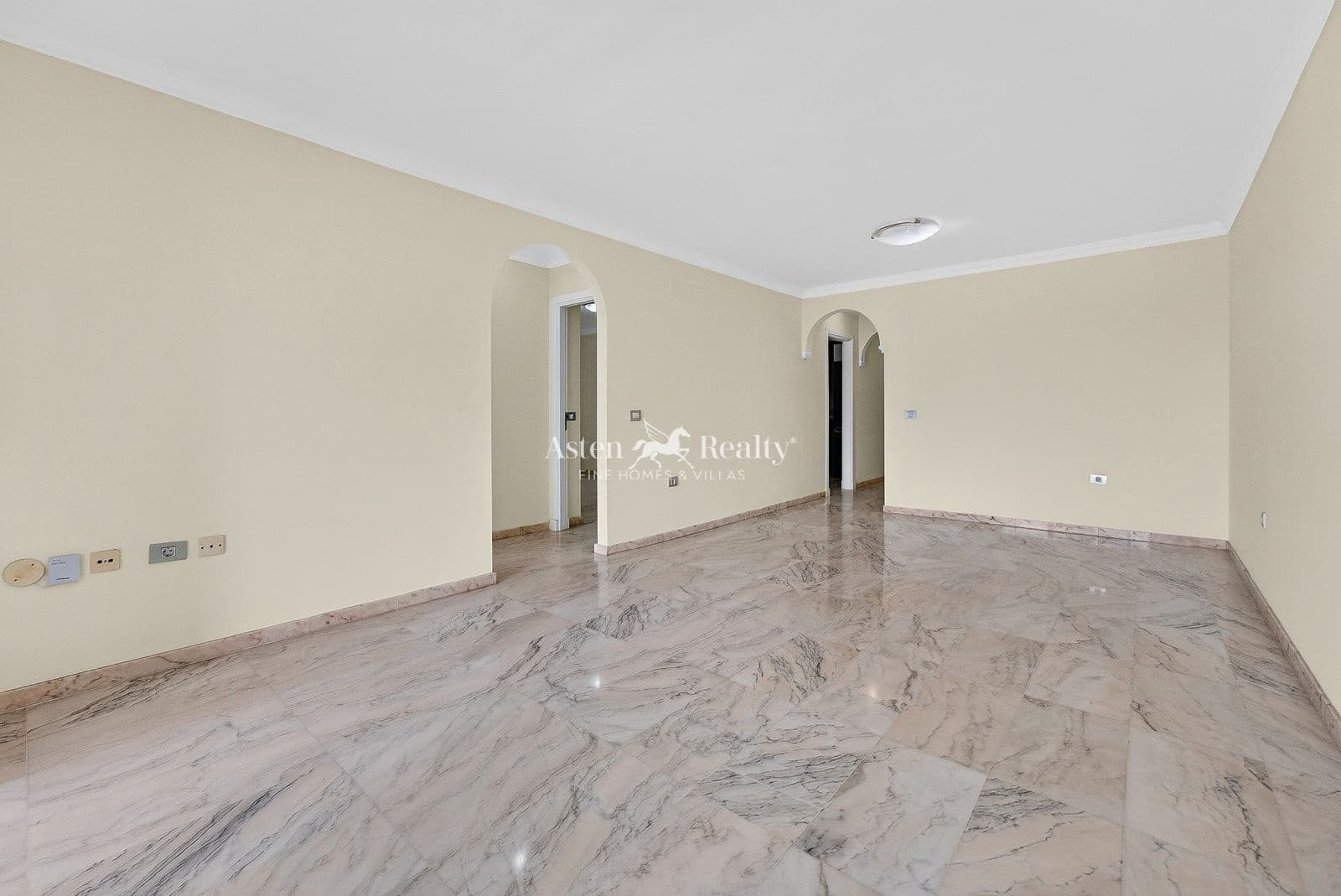 Piso de 2 habitaciones en Los Gigantes en venta con piscina garaje - 460.000 € (Ref: 10001340)