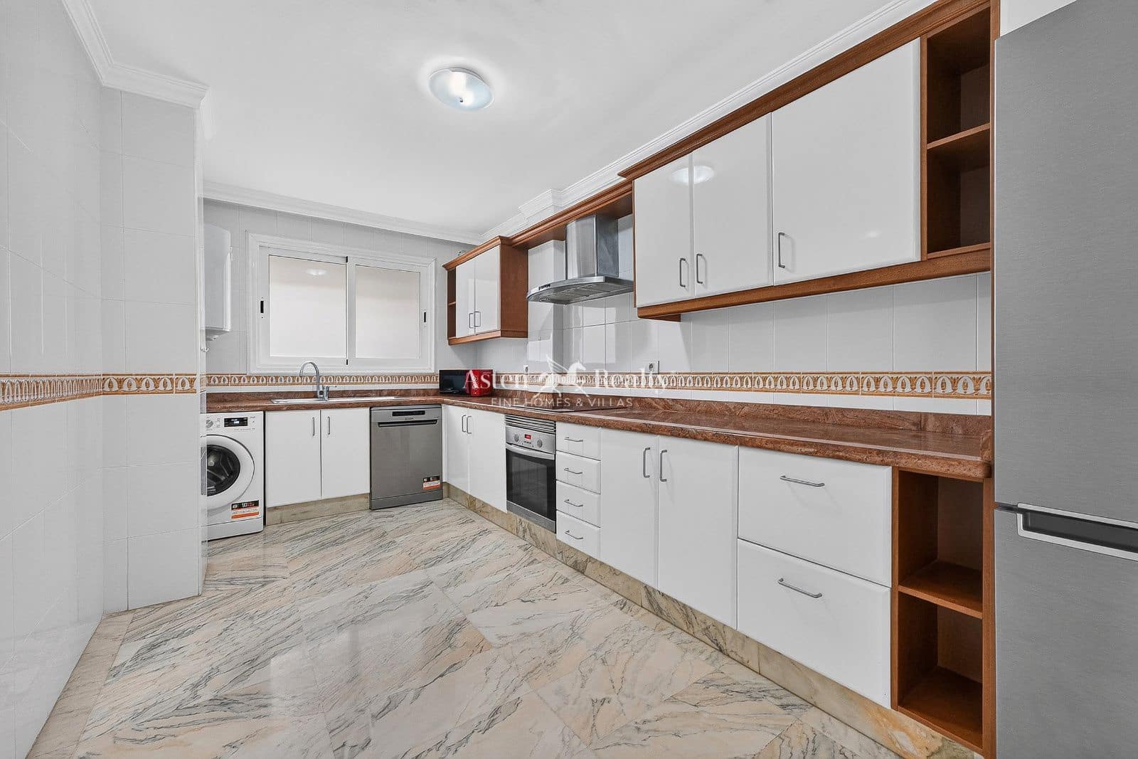 Piso de 2 habitaciones en Los Gigantes en venta con piscina garaje - 460.000 € (Ref: 10001340)