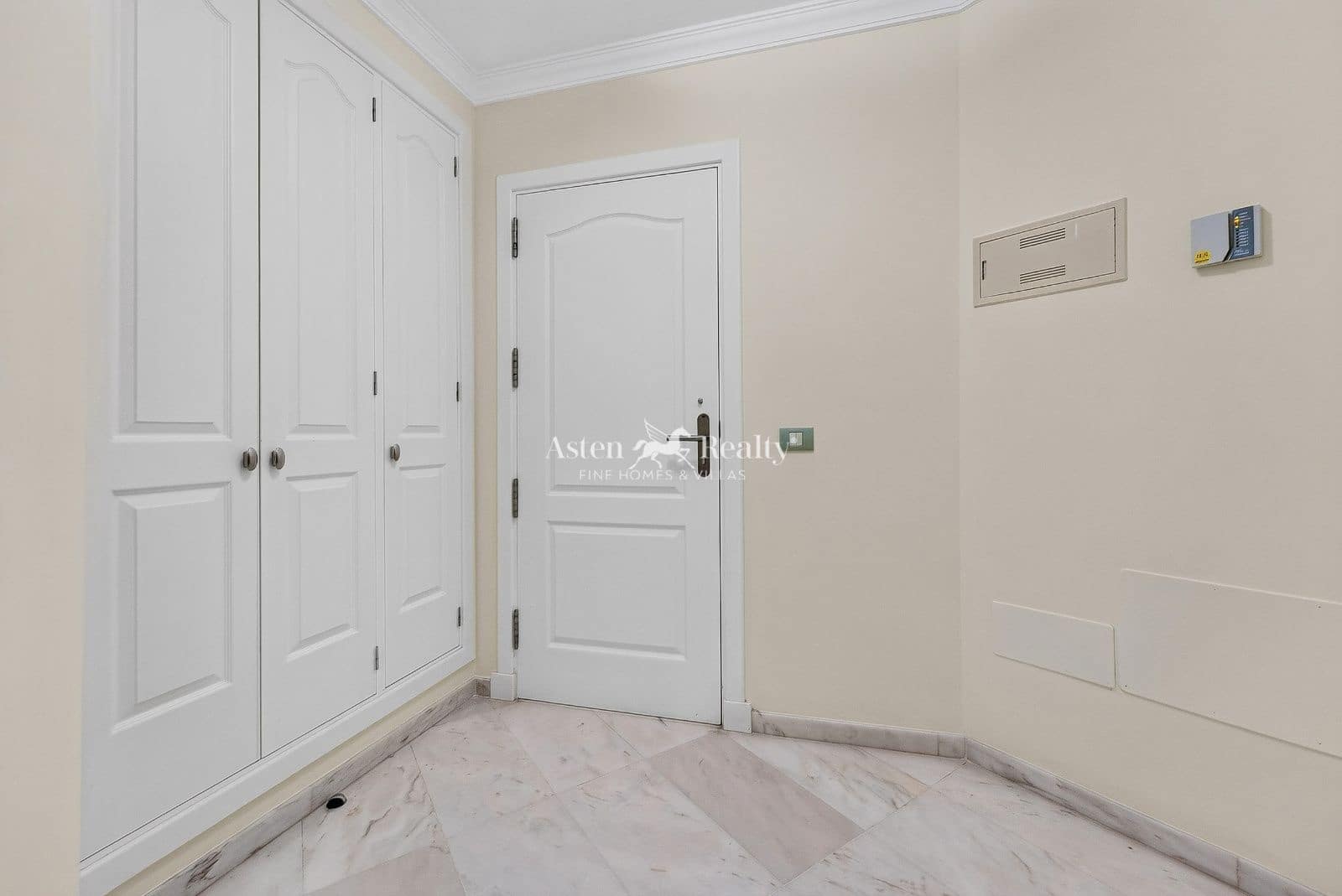 Piso de 2 habitaciones en Los Gigantes en venta con piscina garaje - 440.000 € (Ref: 10001341)