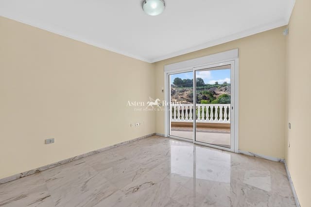 2 soverom Leilighet til salgs i Los Gigantes, Santiago del Teide med svømmebasseng garasje - € 440 000 (Ref: 10001341)