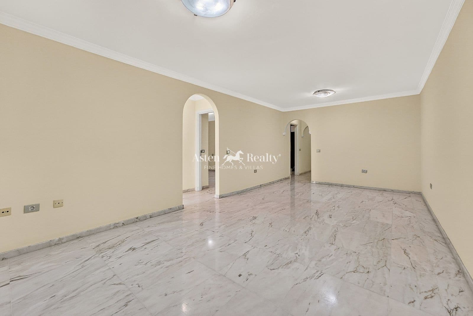 Piso de 2 habitaciones en Los Gigantes en venta con piscina garaje - 440.000 € (Ref: 10001341)