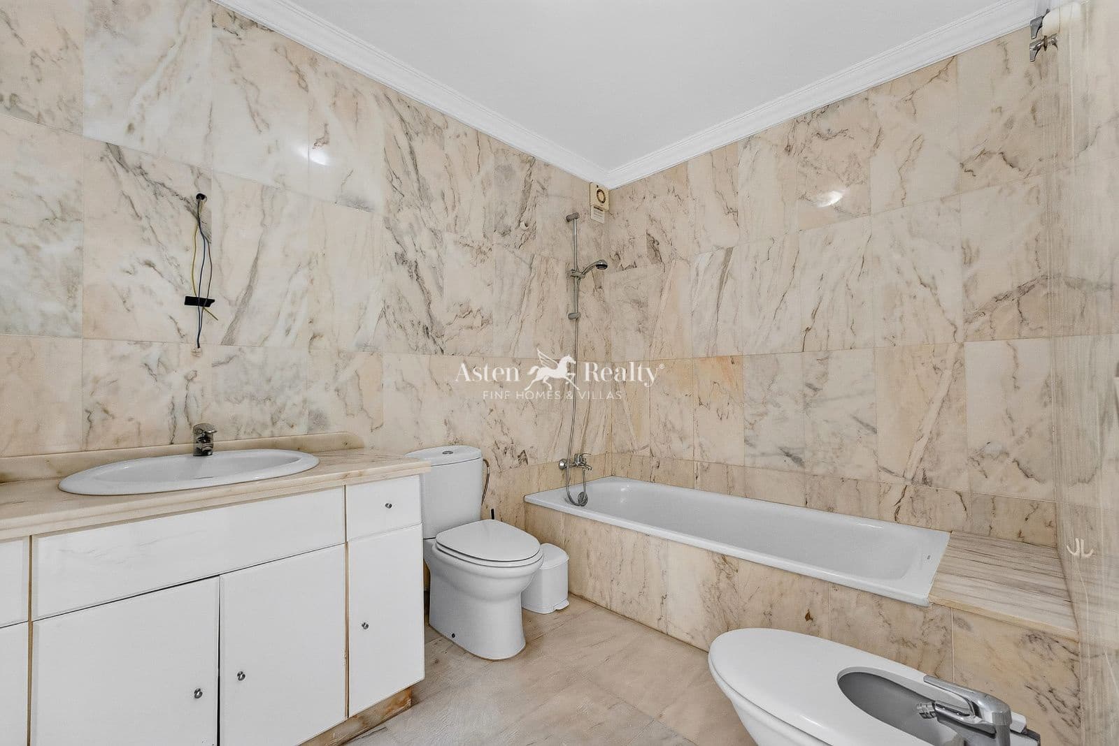 Piso de 2 habitaciones en Los Gigantes en venta con piscina garaje - 440.000 € (Ref: 10001341)