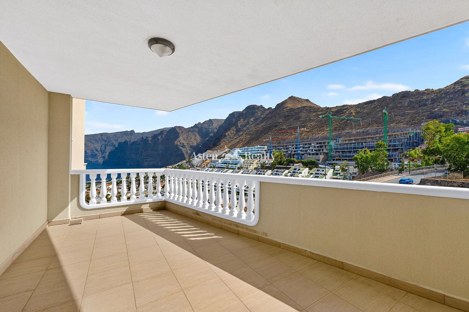 2 slaapkamer Flat te koop in Los Gigantes met zwembad garage - € 529.000 (Ref: 10004729)