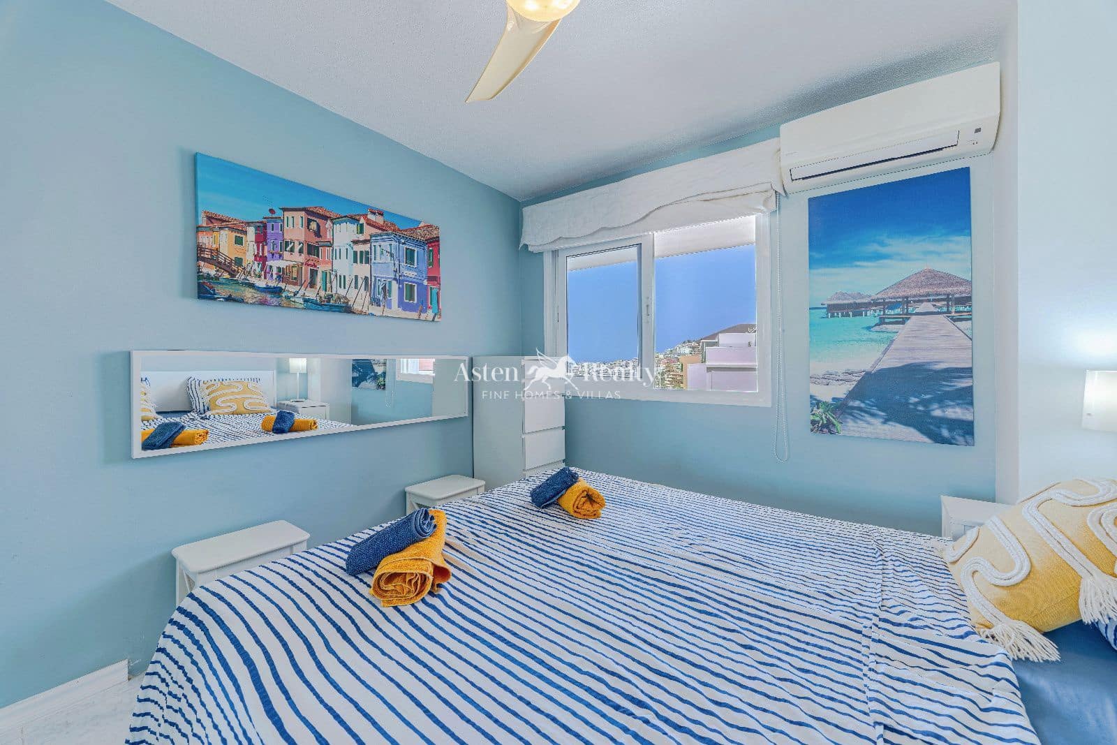 1 bedroom Flat for sale in Los Cristianos with pool - € 395,000 (Ref: 10009664)