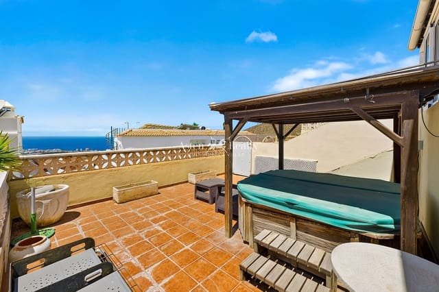 3 bedroom Villa for sale in Chayofa, Arona with pool garage - € 589,500 (Ref: 10014136)