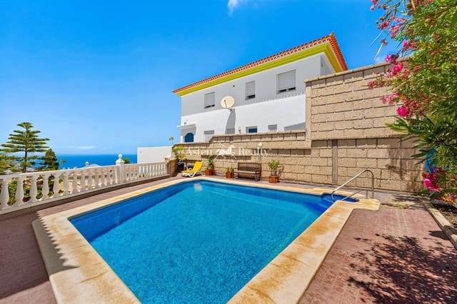 3 bedroom Villa for sale in Chayofa, Arona with pool garage - € 589,500 (Ref: 10014136)