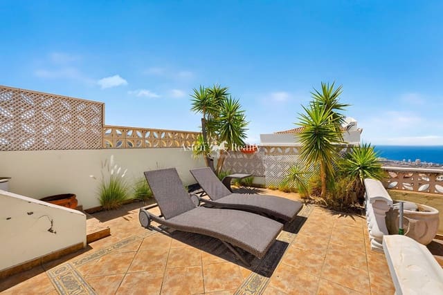 3 bedroom Villa for sale in Chayofa, Arona with pool garage - € 589,500 (Ref: 10014136)