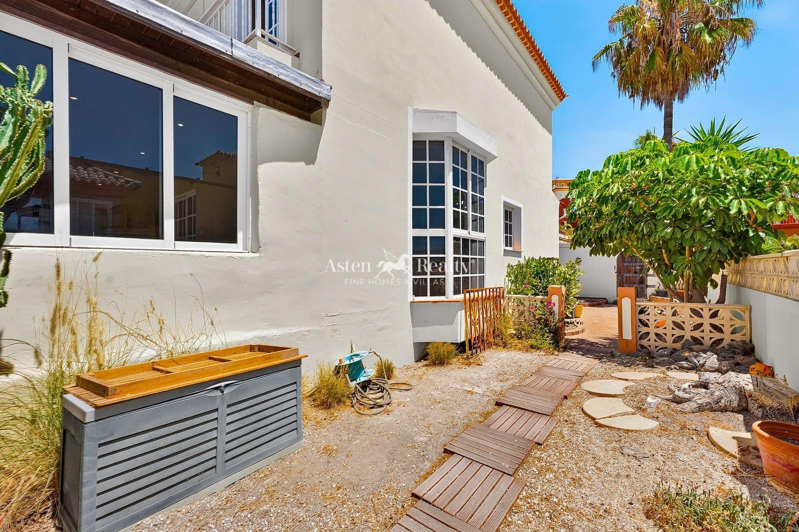 3 bedroom Villa for sale in Chayofa with pool garage - € 589,500 (Ref: 10014136)