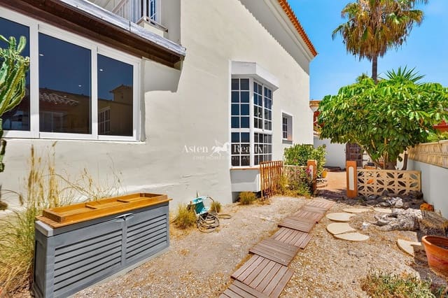 3 bedroom Villa for sale in Chayofa, Arona with pool garage - € 589,500 (Ref: 10014136)