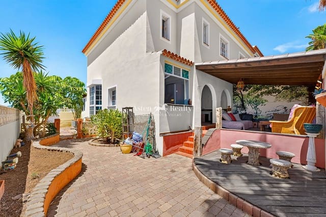 3 bedroom Villa for sale in Chayofa, Arona with pool garage - € 589,500 (Ref: 10014136)
