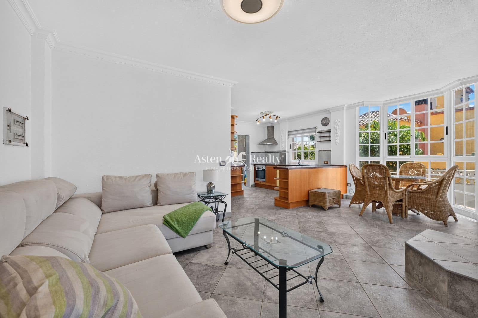 3 bedroom Villa for sale in Chayofa with pool garage - € 589,500 (Ref: 10014136)