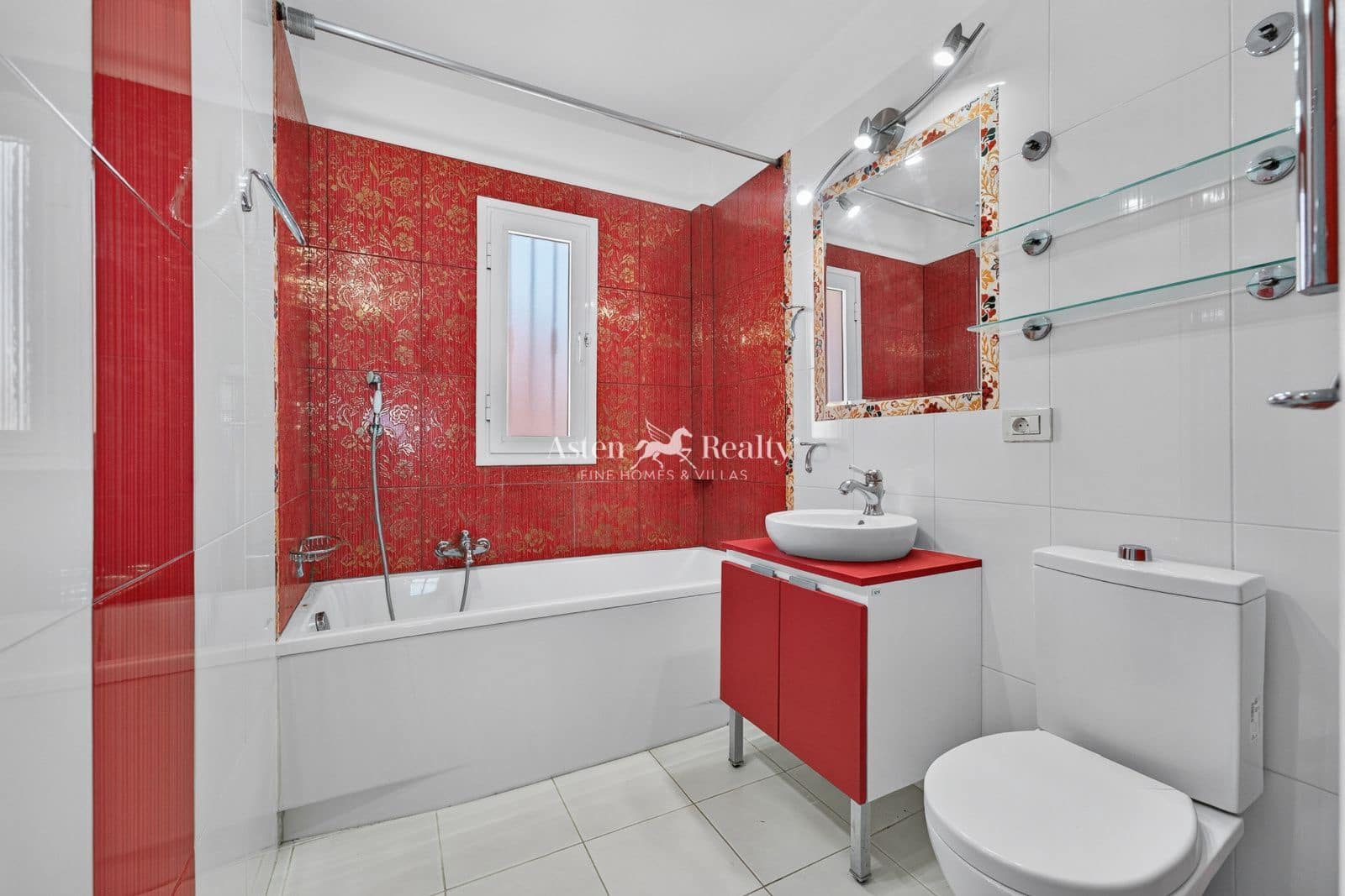3 bedroom Villa for sale in Chayofa with pool garage - € 589,500 (Ref: 10014136)