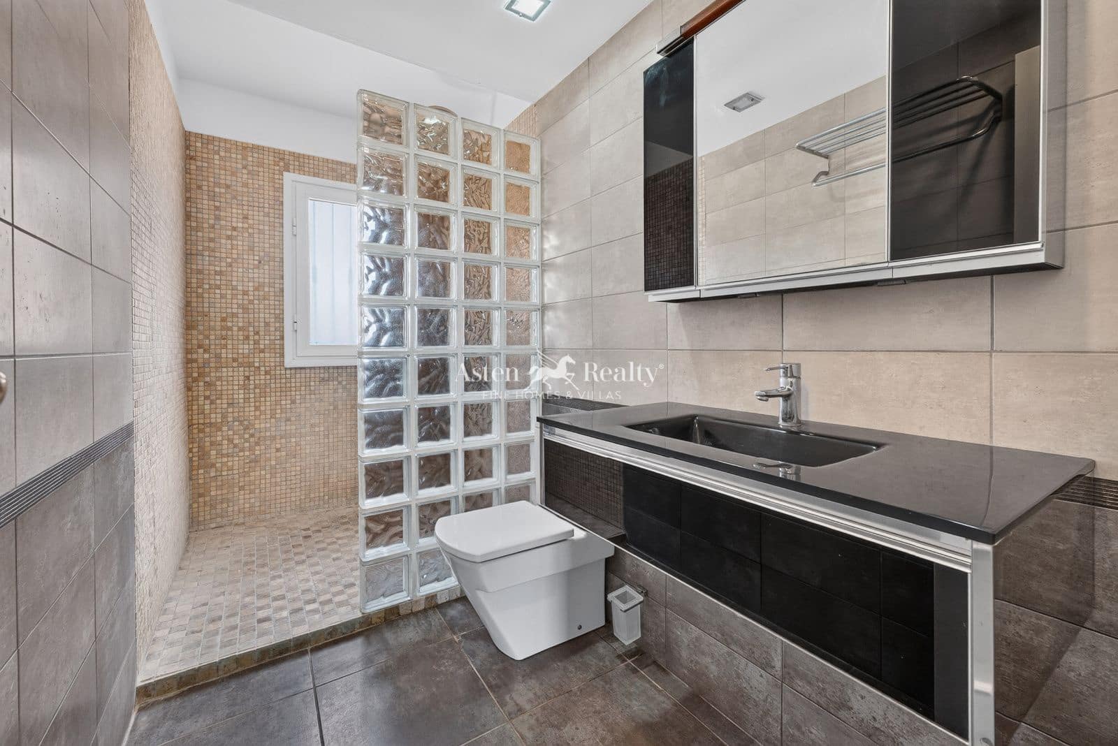 3 bedroom Villa for sale in Chayofa with pool garage - € 589,500 (Ref: 10014136)
