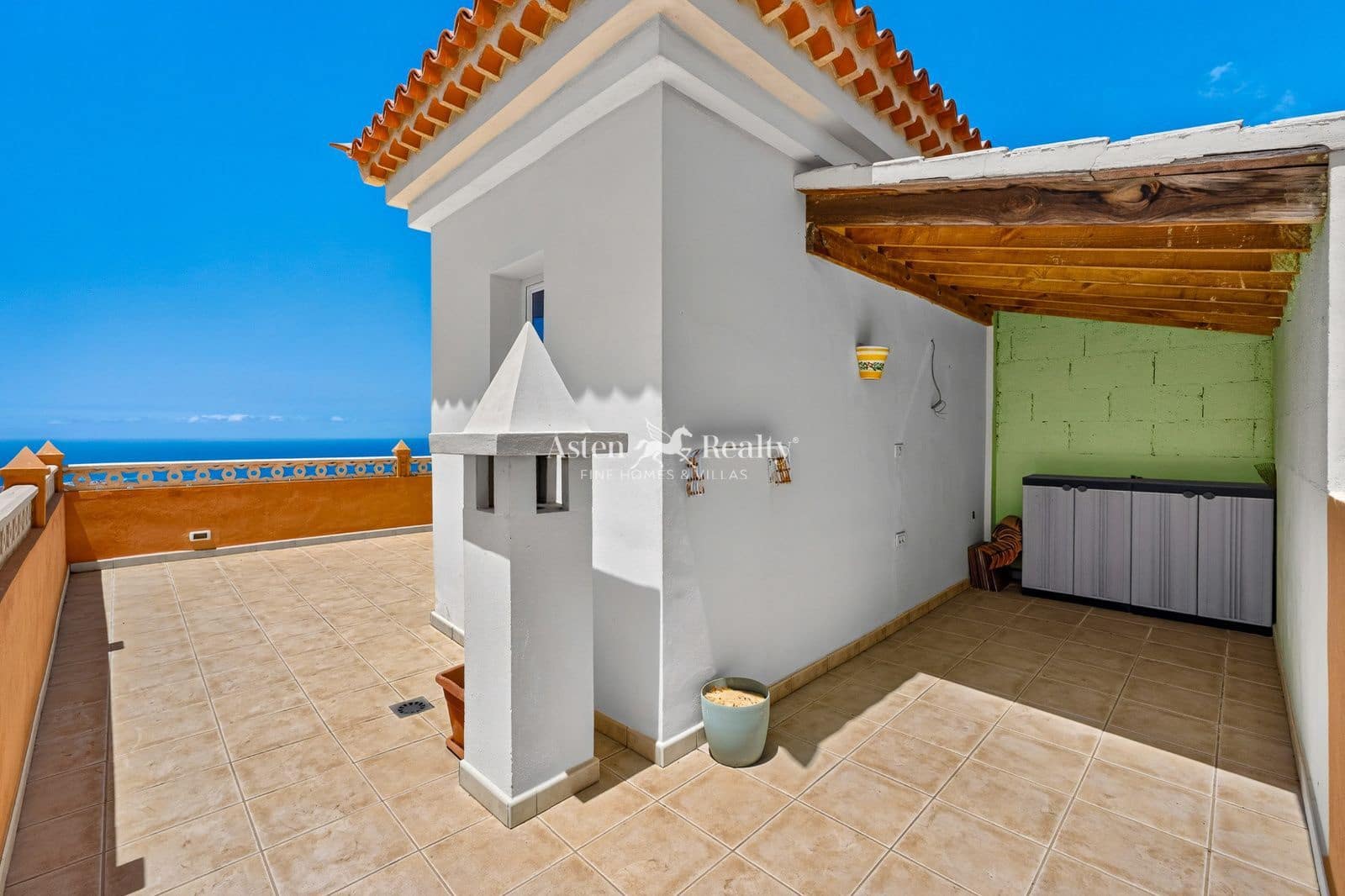3 bedroom Villa for sale in Chayofa with pool garage - € 589,500 (Ref: 10014136)