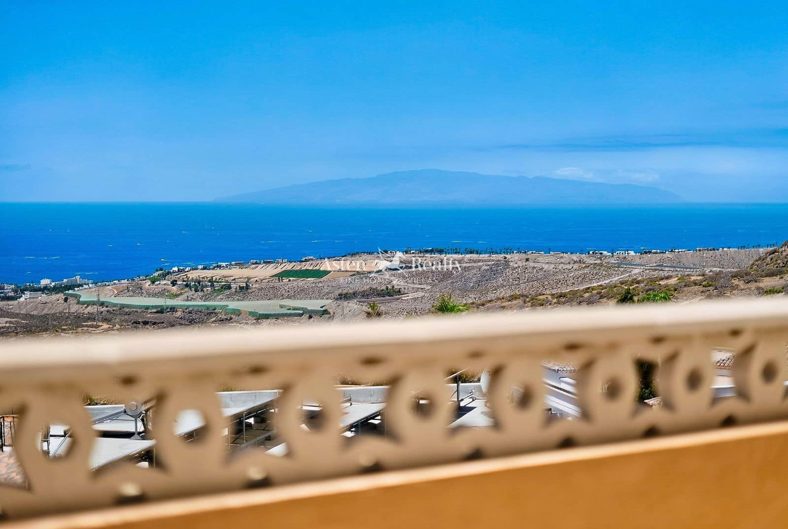 3 bedroom Villa for sale in Chayofa with pool garage - € 589,500 (Ref: 10014136)