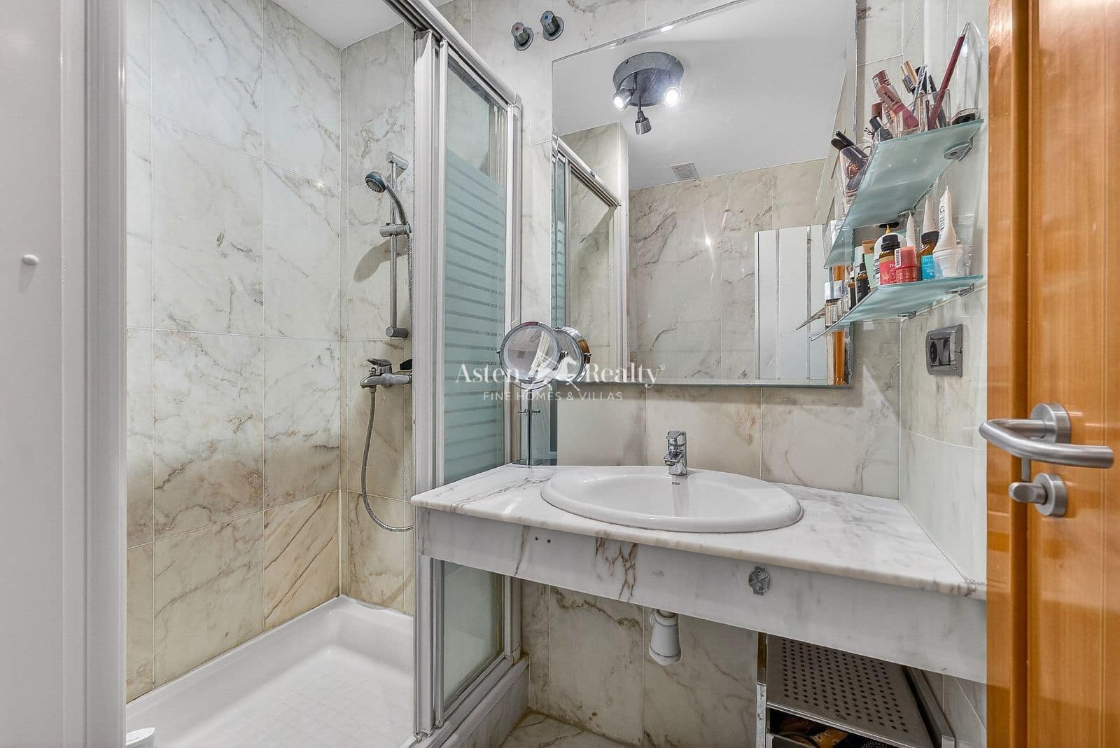 Casa de 4 habitaciones en Playa del Duque en venta con piscina garaje - 980.000 € (Ref: 10014789)
